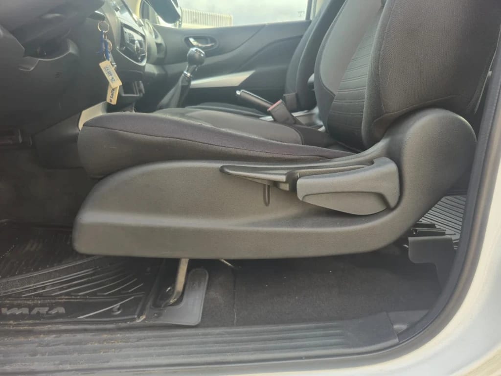 Nissan Navara Xe Mt 4x2 2.3 año 2023