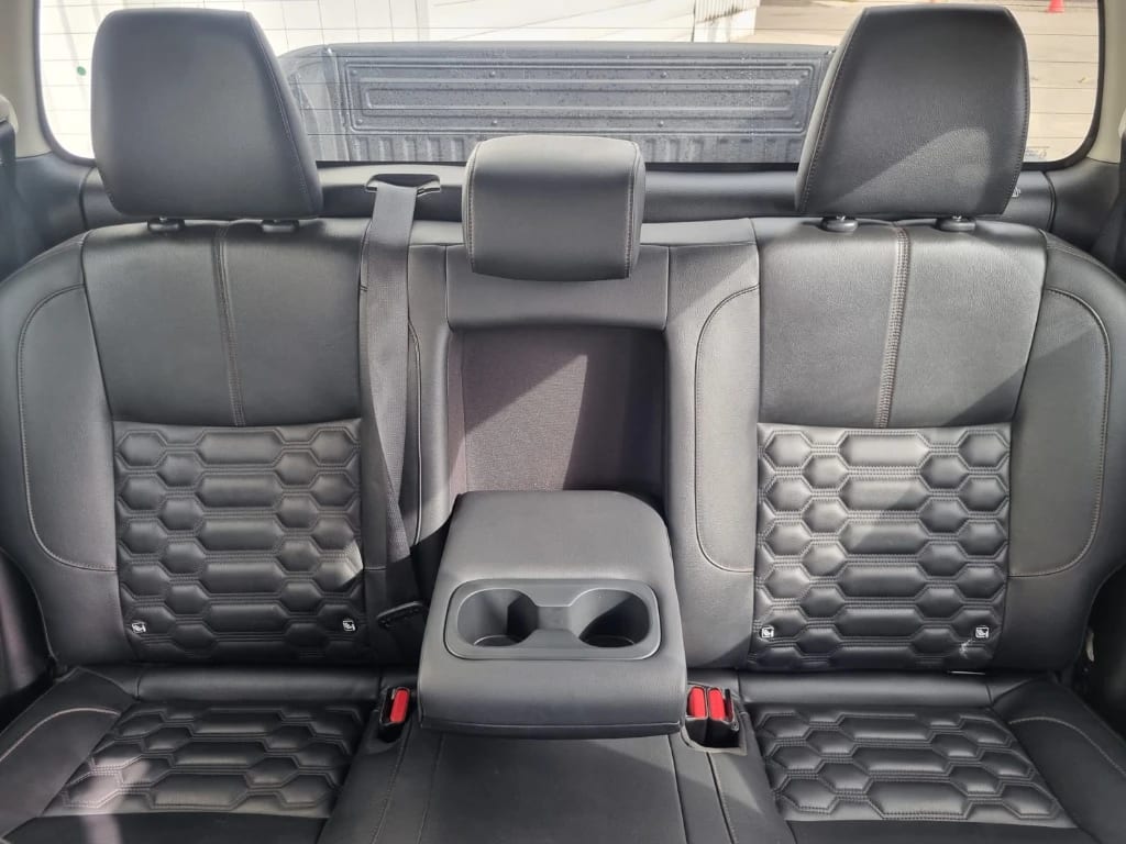 Nissan Navara Dc 4x4 2.3tdi Le At año 2023