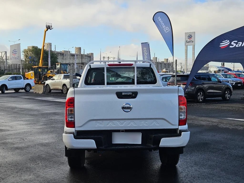 Nissan Navara Dc 4x2 2.3tdi Se año 2023