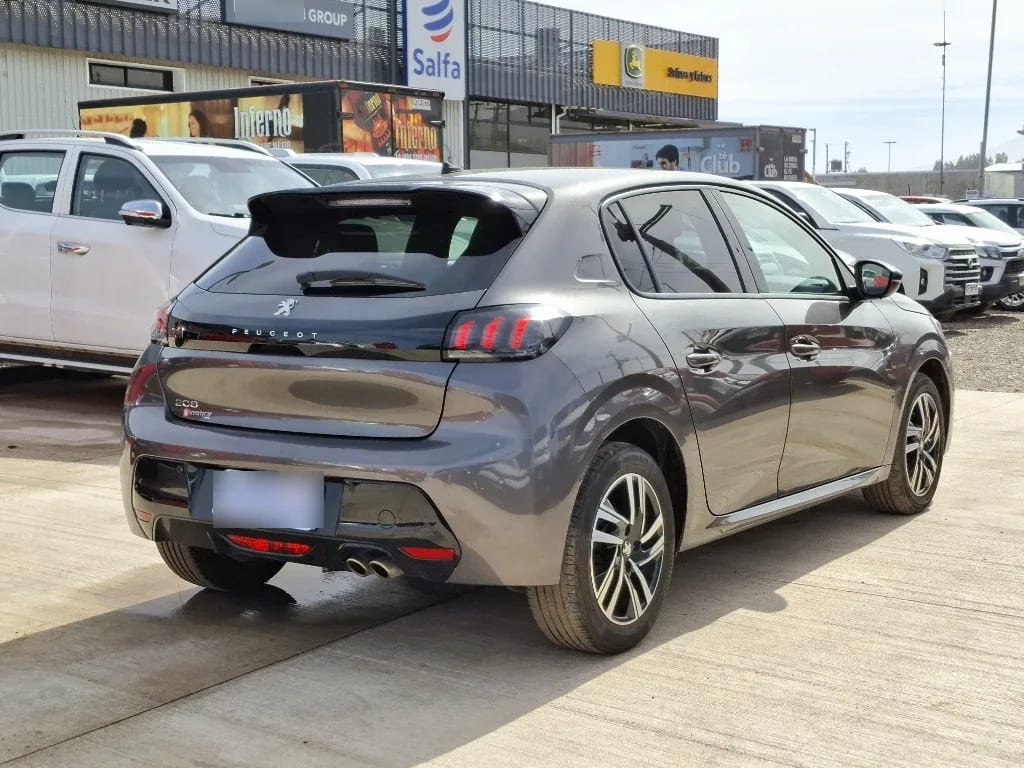 Peugeot 208 208 Allure Pack Puretech 130 Eat8 año 2023
