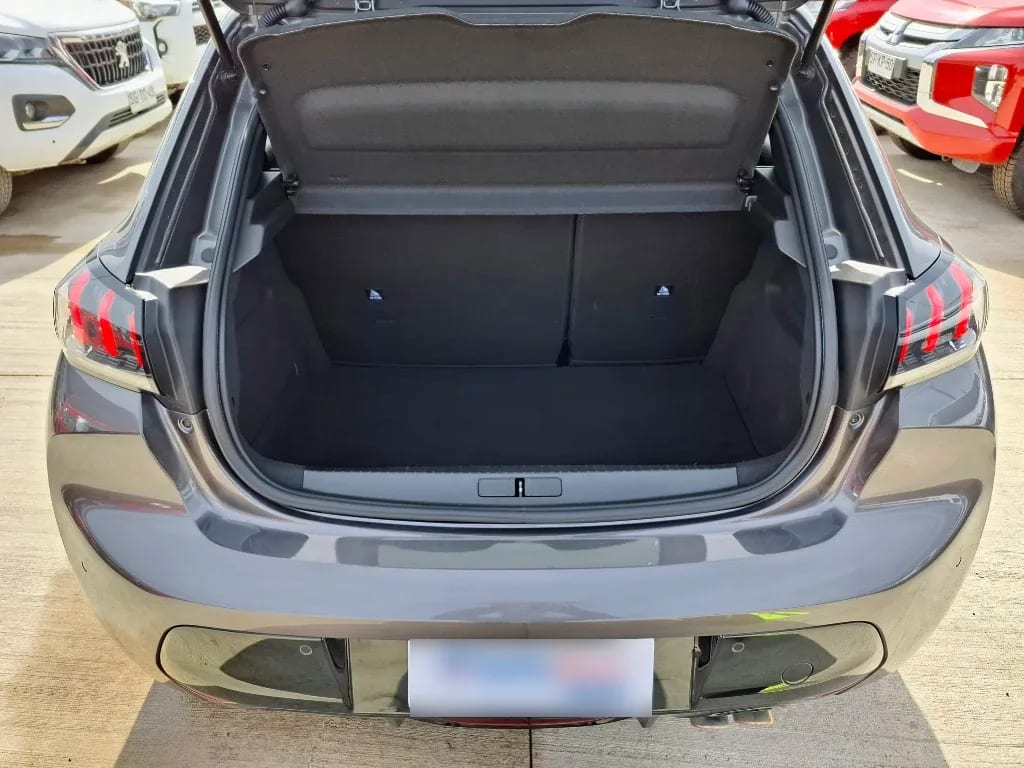 Peugeot 208 208 Allure Pack Puretech 130 Eat8 año 2023