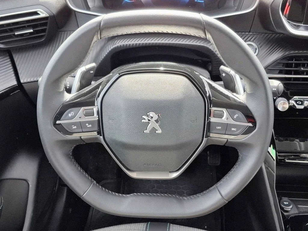 Peugeot 208 208 Allure Pack Puretech 130 Eat8 año 2023
