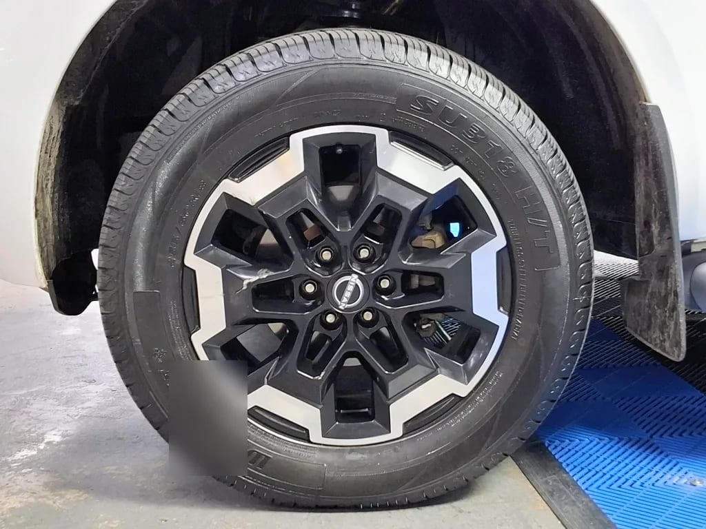 Nissan Navara Dc 4x4 2.3tdi Le año 2023