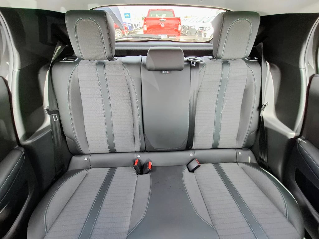Peugeot 208 208 Allure Pack Puretech 130 Eat8 año 2023
