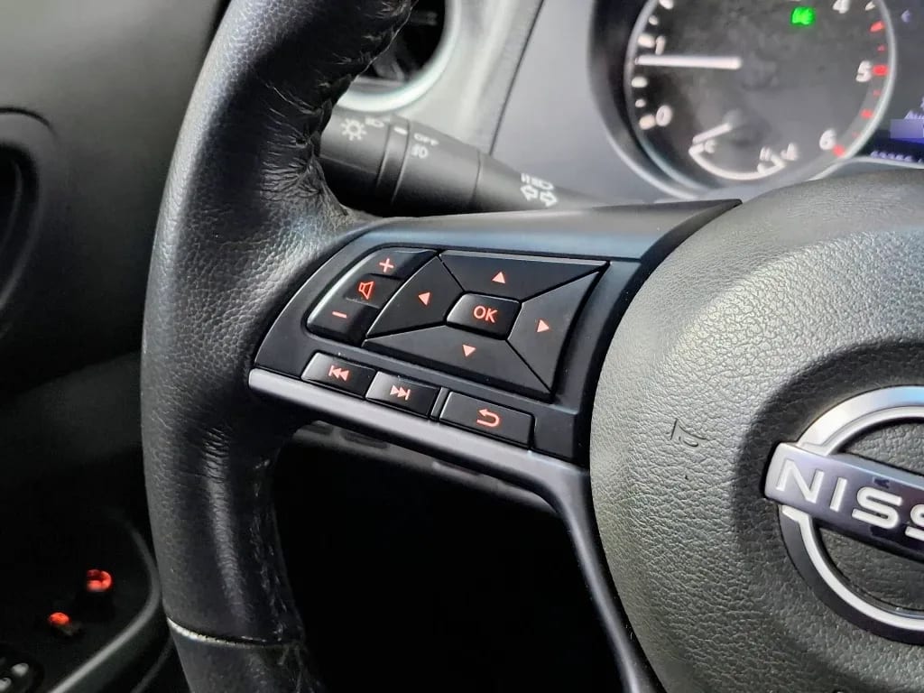 Nissan Navara Dc 4x4 2.3tdi Le año 2023