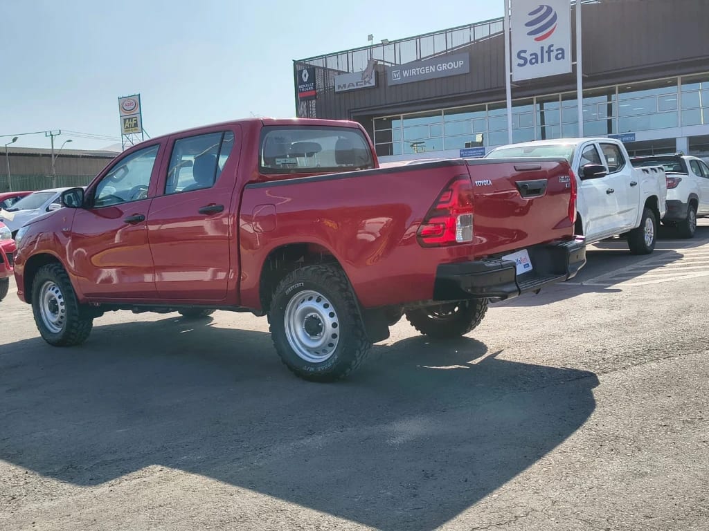 Toyota Hilux Dc 4x4 2.4 D Dx Mt año 2024