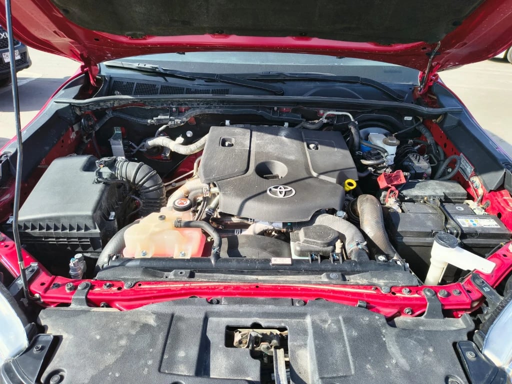 Toyota Hilux Dc 4x4 2.4 D Dx Mt año 2024