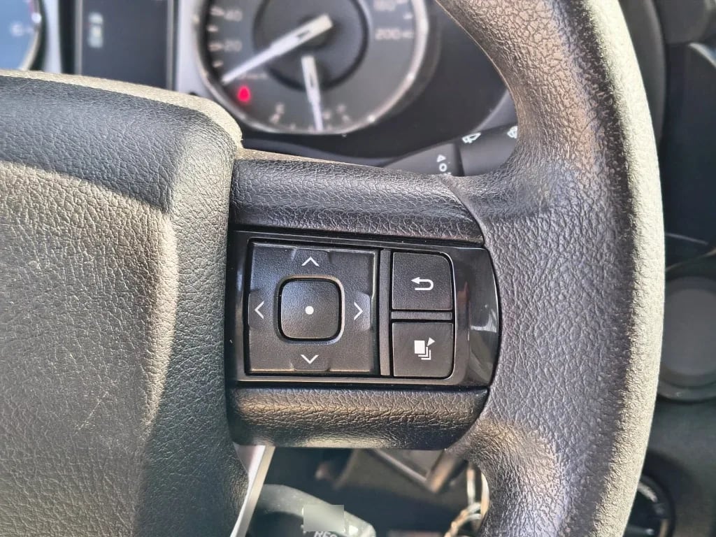 Toyota Hilux Dc 4x4 2.4 D Dx Mt año 2024