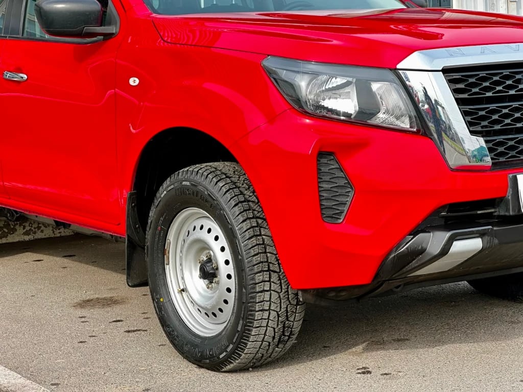 Nissan Navara Navara Dc 4x4 2.3 Tdi Se año 2023