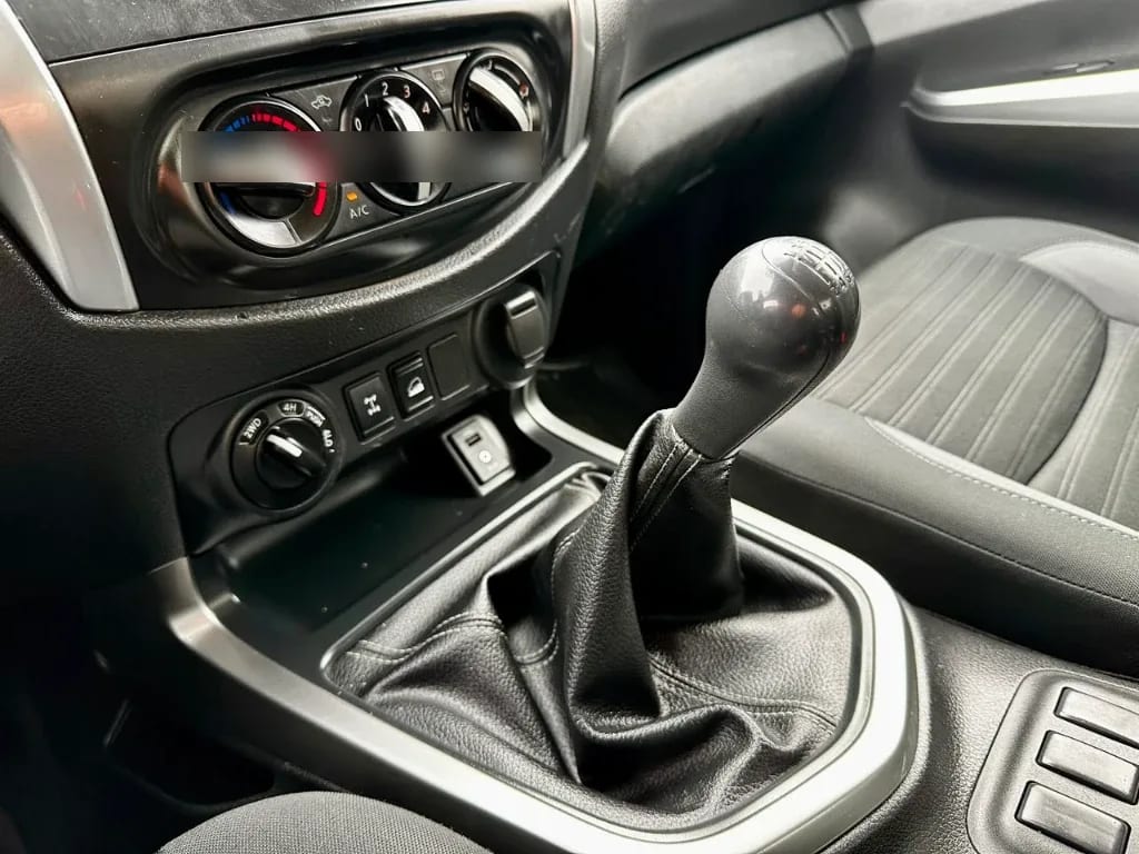 Nissan Navara Navara Dc 4x4 2.3 Tdi Se año 2023