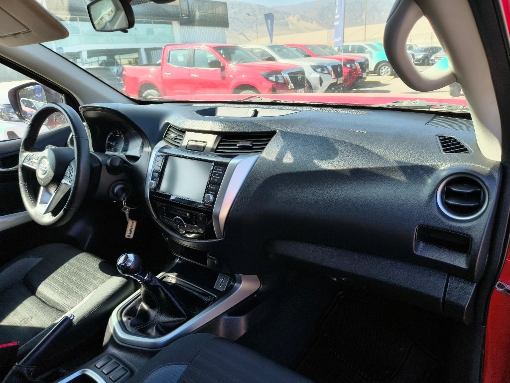 Nissan Navara Dc 4x2 2.3tdi Xe año 2022