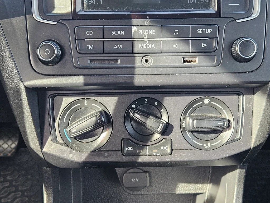 Volkswagen Gol 1.6 Hb Mt Ac año 2022