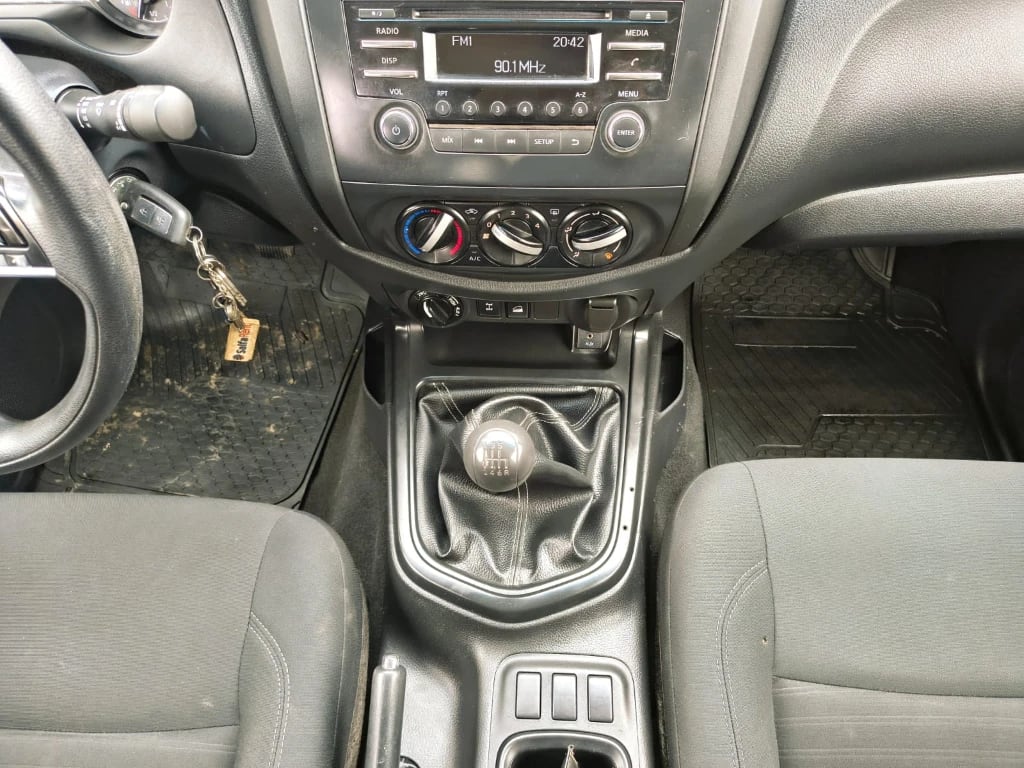 Nissan Navara Navara Dc 4x4 2.3 Tdi Se año 2023