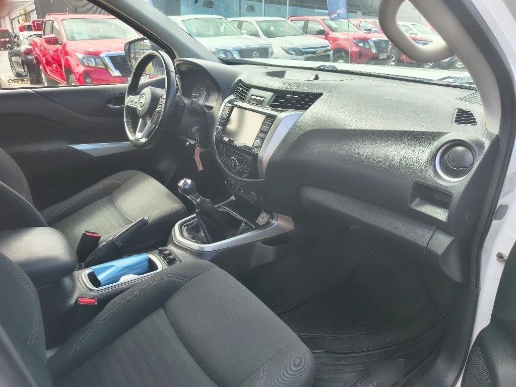 Nissan Navara Dc 4x4 2.3tdi Xe año 2023