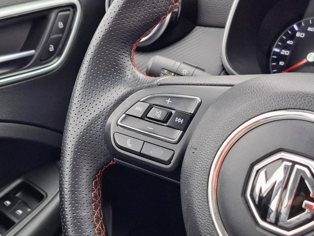 MG Zx Zx 1.5l Cvt Dlx año 2023