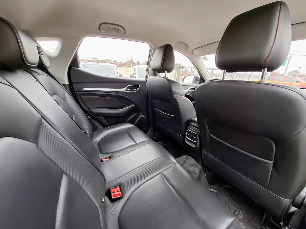 MG Zx Zx 1.5l Cvt Dlx año 2023