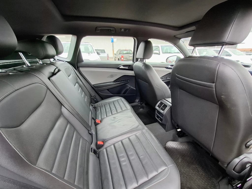 Volkswagen Taos Taos 1.4 Tsi At Comfortline año 2022
