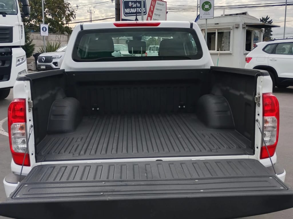 Nissan Navara Dc 4x2 2.3tdi Xe año 2023