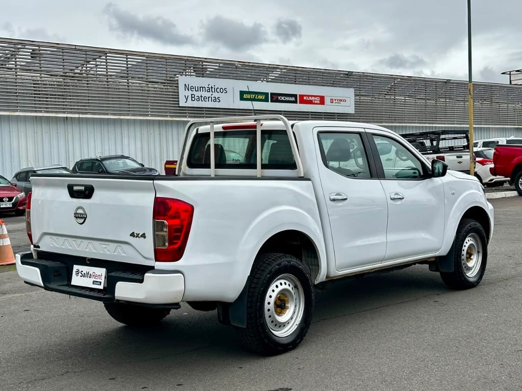 Nissan Navara Navara Dc 4x4 2.3 Tdi Se año 2023