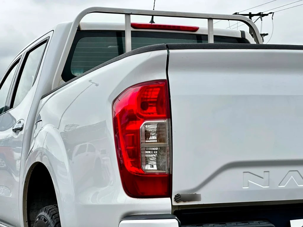 Nissan Navara Navara Dc 4x4 2.3 Tdi Se año 2023