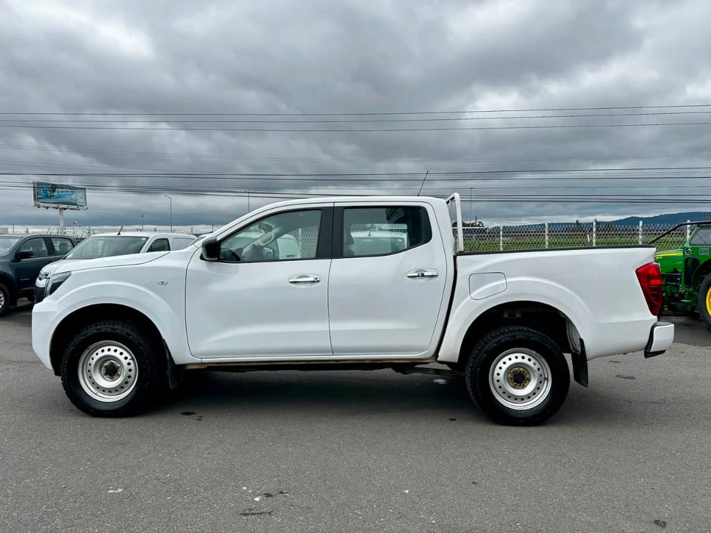 Nissan Navara Navara Dc 4x4 2.3 Tdi Se año 2023