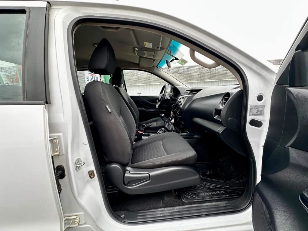 Nissan Navara Navara Dc 4x4 2.3 Tdi Se año 2023