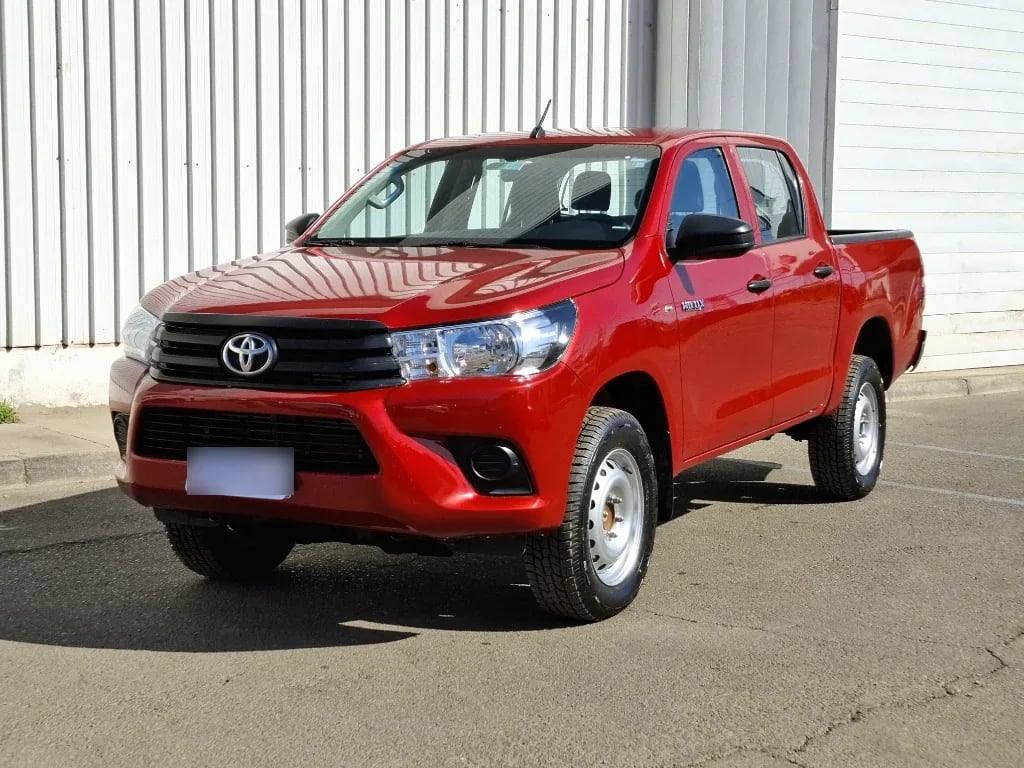 Toyota Hilux Dc 4x2 2.4 D Dx Mt año 2022