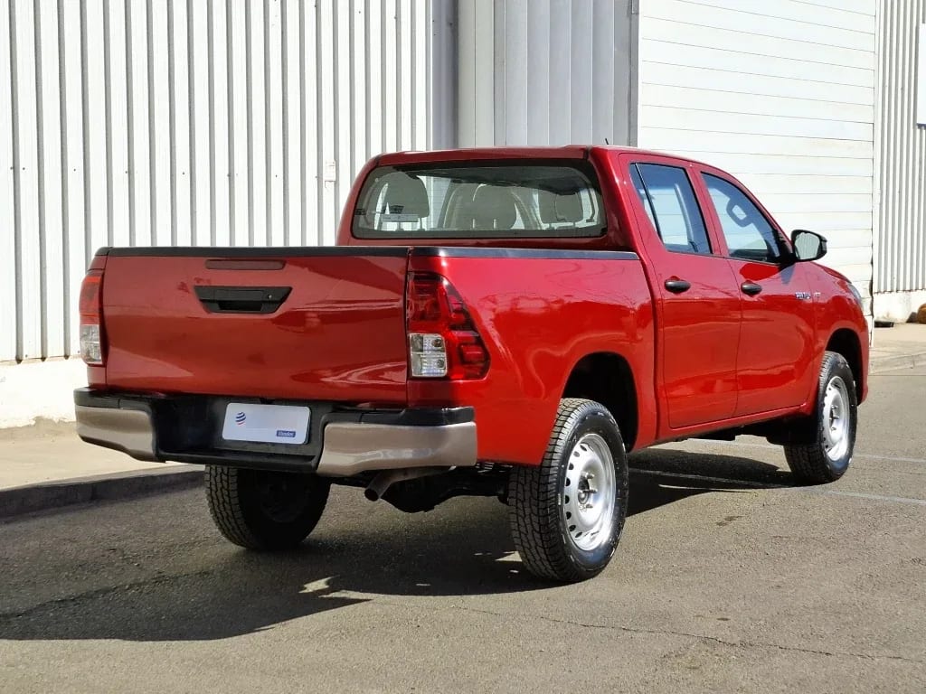 Toyota Hilux Dc 4x2 2.4 D Dx Mt año 2022