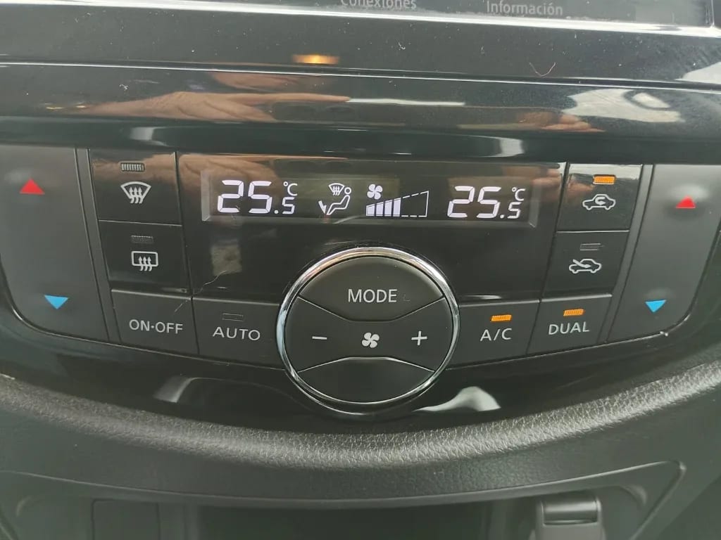 Nissan Navara Dc 4x2 2.3tdi Xe año 2023