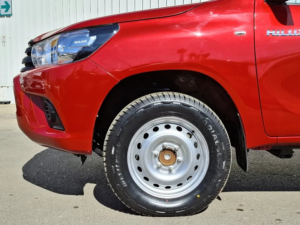 Toyota Hilux Dc 4x2 2.4 D Dx Mt año 2022