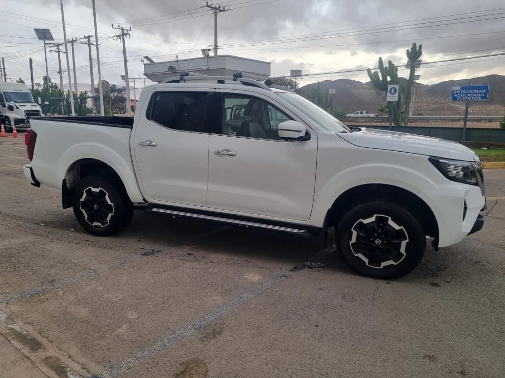 Nissan Navara Dc 4x4 2.3tdi Le At año 2022
