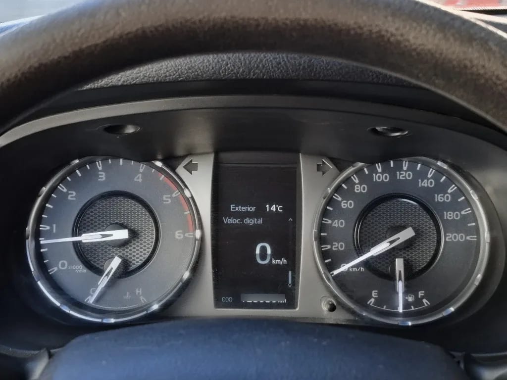 Toyota Hilux Dc 4x2 2.4 D Dx Mt año 2022
