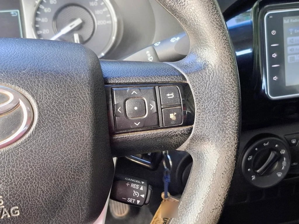 Toyota Hilux Dc 4x2 2.4 D Dx Mt año 2022
