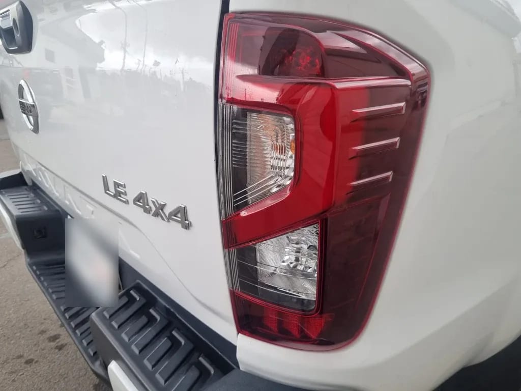 Nissan Navara Dc 4x4 2.3tdi Le At año 2022