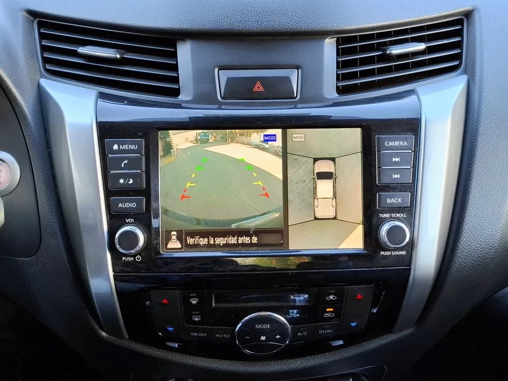 Nissan Navara Dc 4x4 2.3tdi Le año 2023