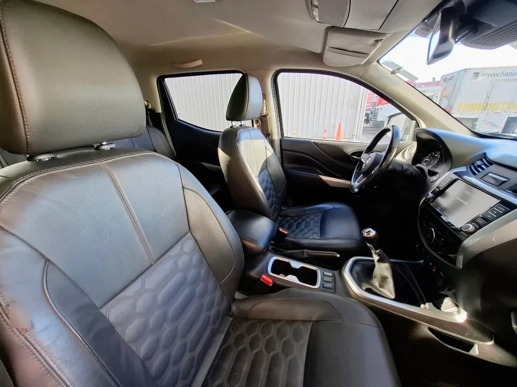 Nissan Navara Dc 4x4 2.3tdi Le año 2023