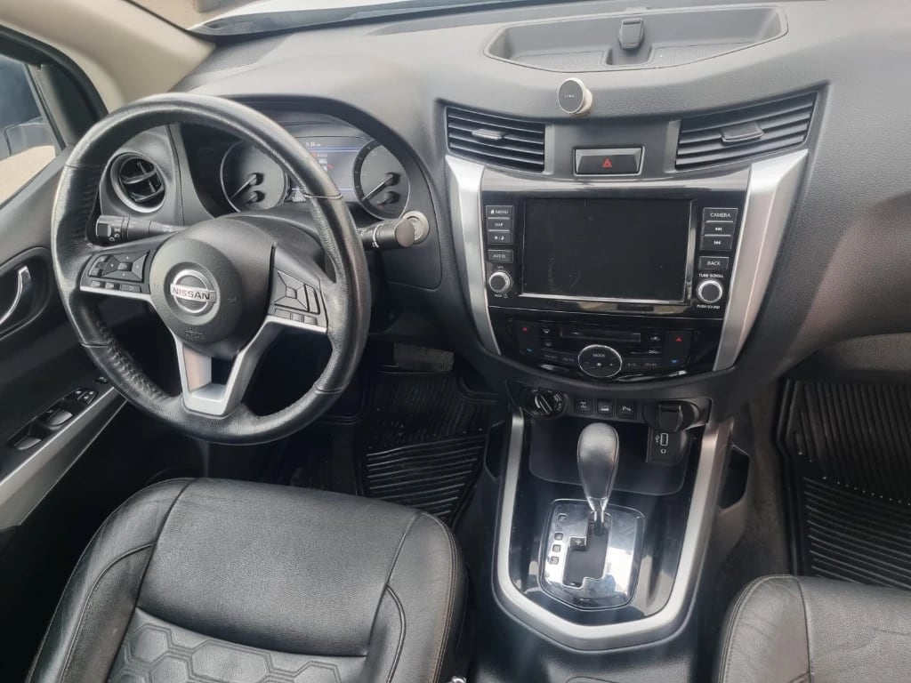 Nissan Navara Dc 4x4 2.3tdi Le At año 2022