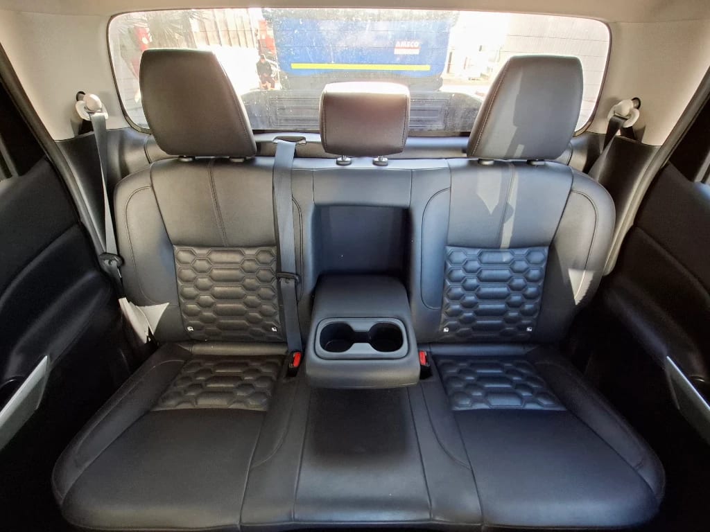 Nissan Navara Dc 4x4 2.3tdi Le año 2023