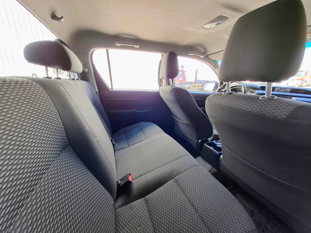Toyota Hilux Dc 4x2 2.4 D Dx Mt año 2022
