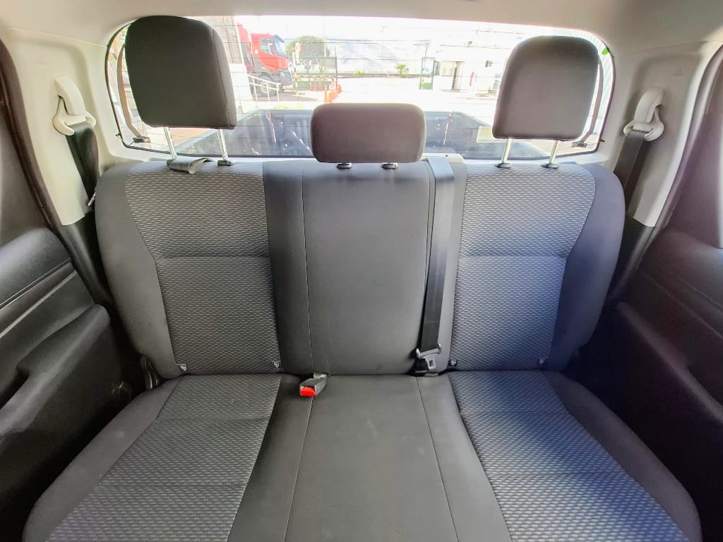 Toyota Hilux Dc 4x2 2.4 D Dx Mt año 2022