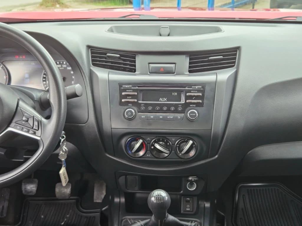 Nissan Navara Navara Dc 4x2 2.3 Tdi Se año 2023