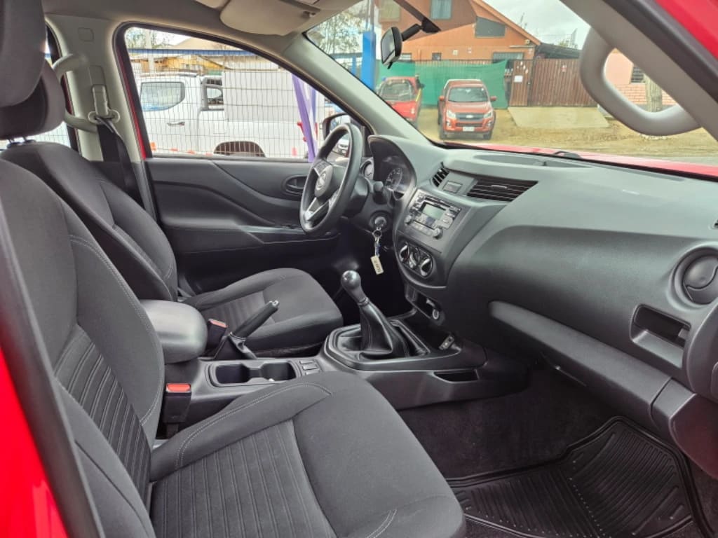 Nissan Navara Navara Dc 4x2 2.3 Tdi Se año 2023