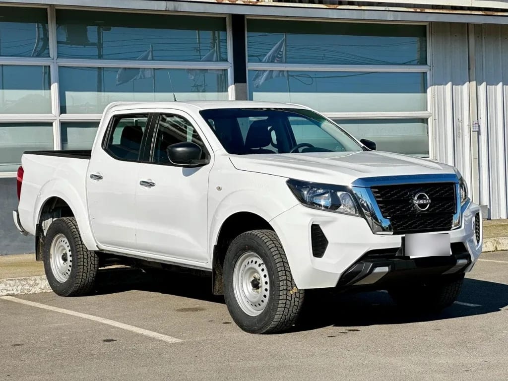 Nissan Navara Navara Dc 4x4 2.3 Tdi Se año 2023