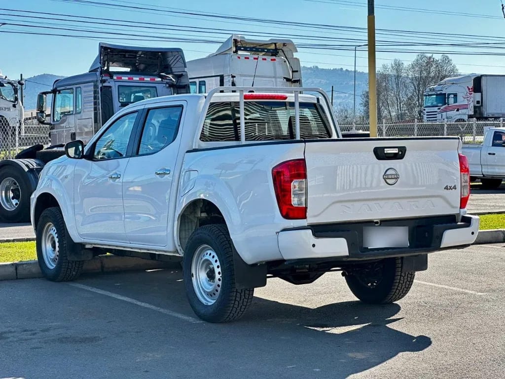 Nissan Navara Navara Dc 4x4 2.3 Tdi Se año 2023