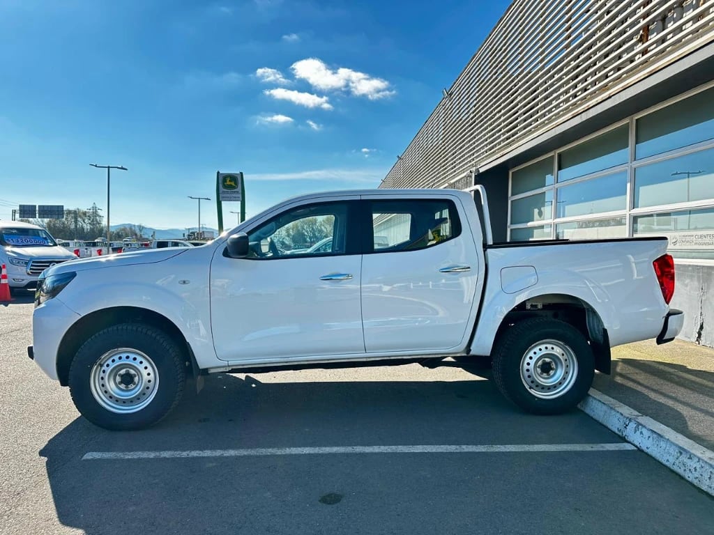Nissan Navara Navara Dc 4x4 2.3 Tdi Se año 2023
