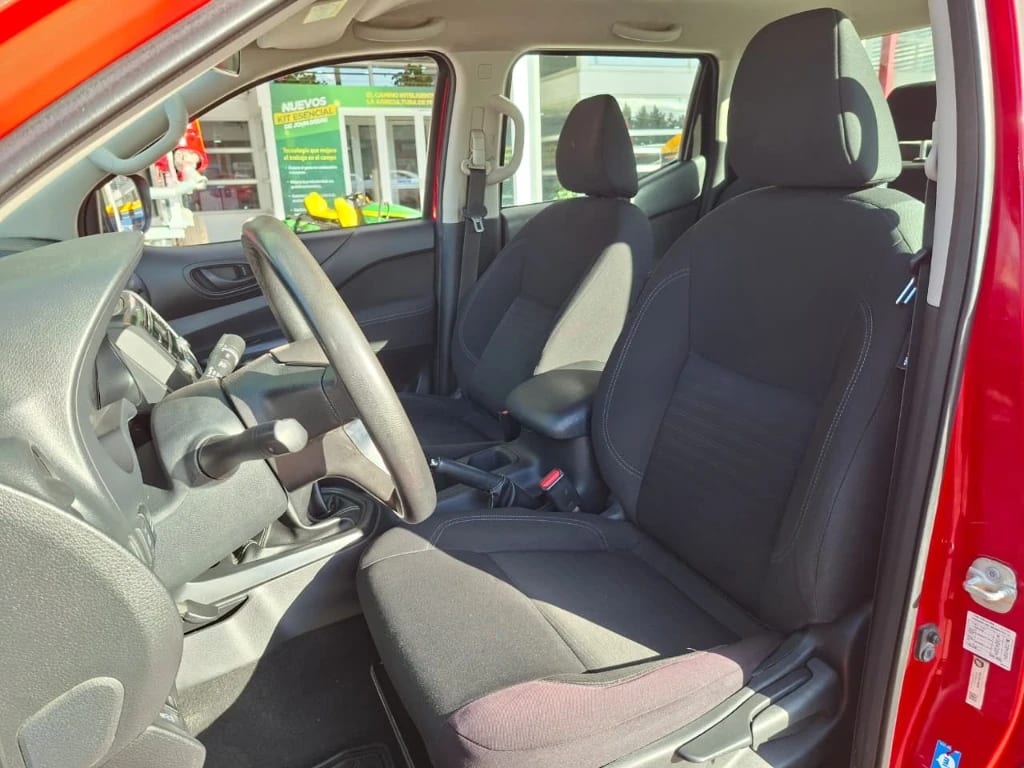 Nissan Navara Dc 4x2 2.3tdi Se año 2023