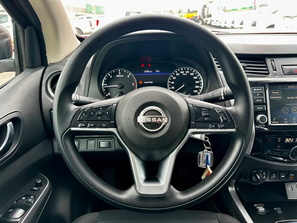 Nissan Navara Dc 4x4 2.3tdi Xe At año 2024