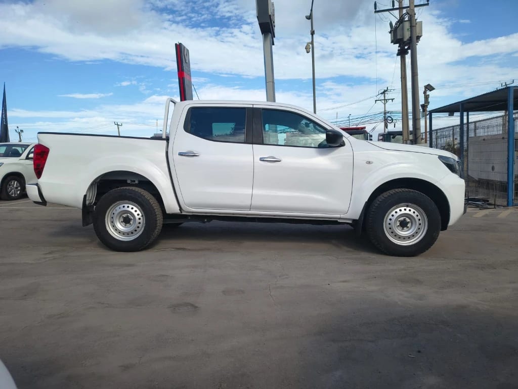 Nissan Navara Dc 4x2 2.3tdi Se año 2023