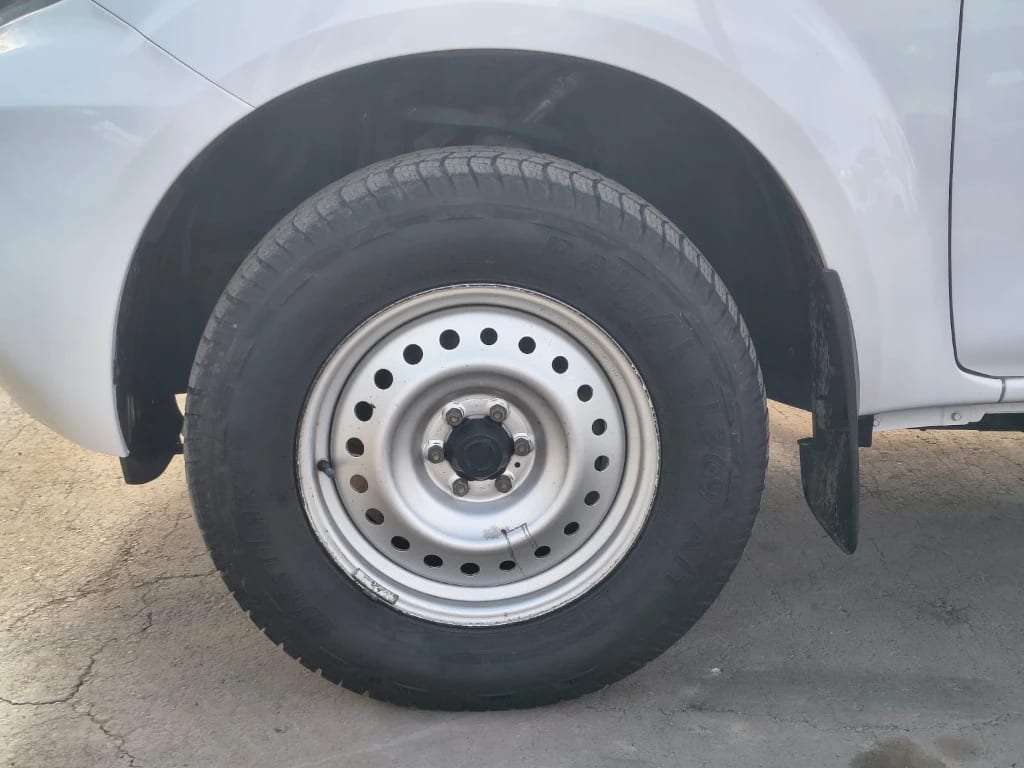 Nissan Navara Dc 4x2 2.3tdi Se año 2023