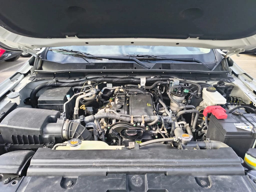 Nissan Navara Dc 4x2 2.3tdi Se año 2023